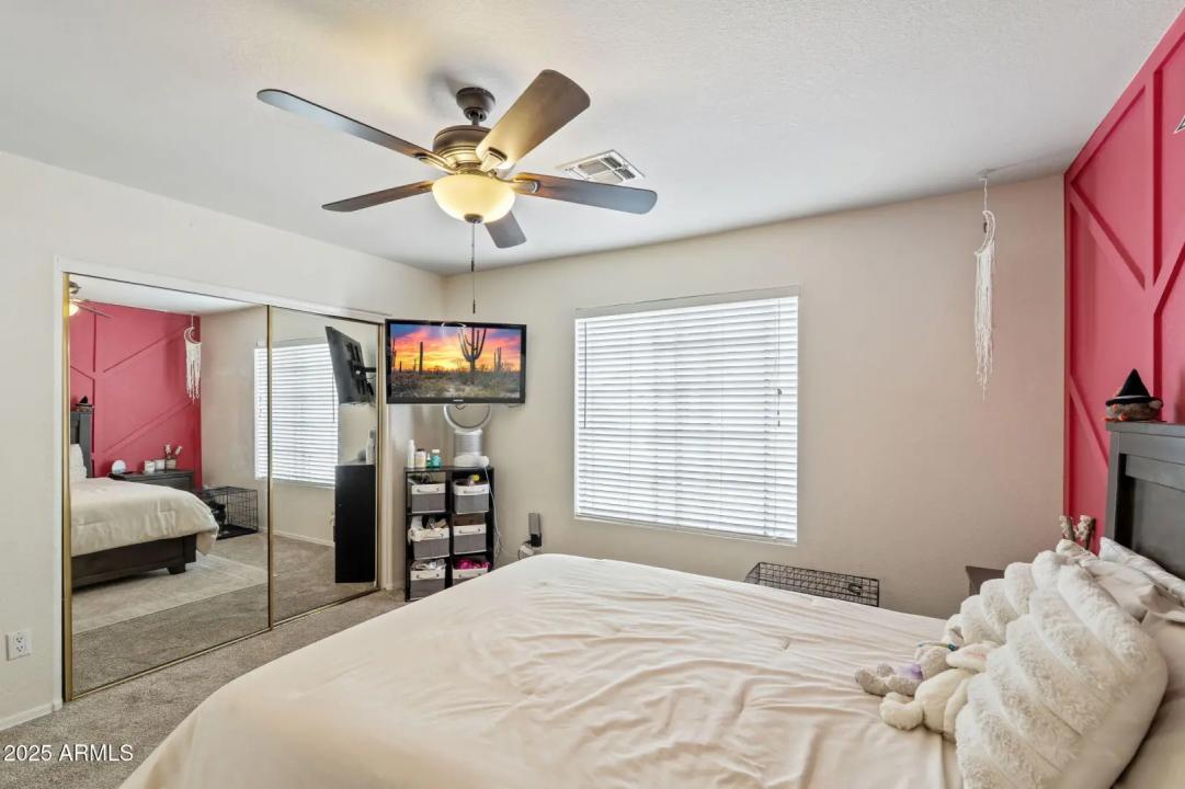 Real Estate Picture 20