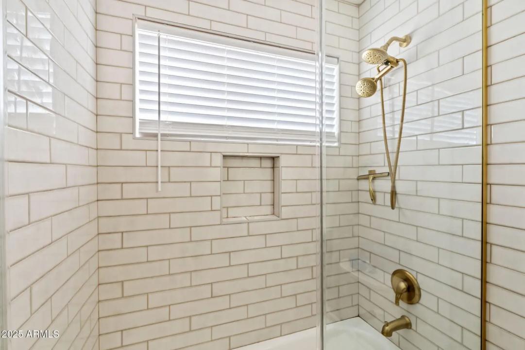 Real Estate Picture 22