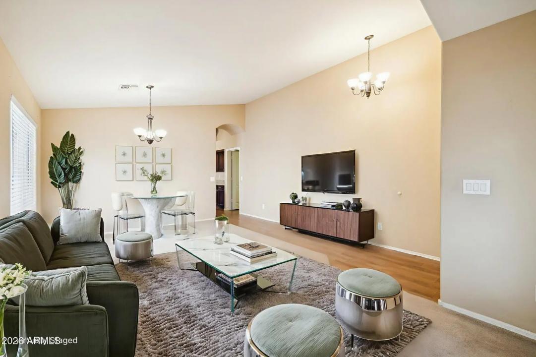 Real Estate Picture 3