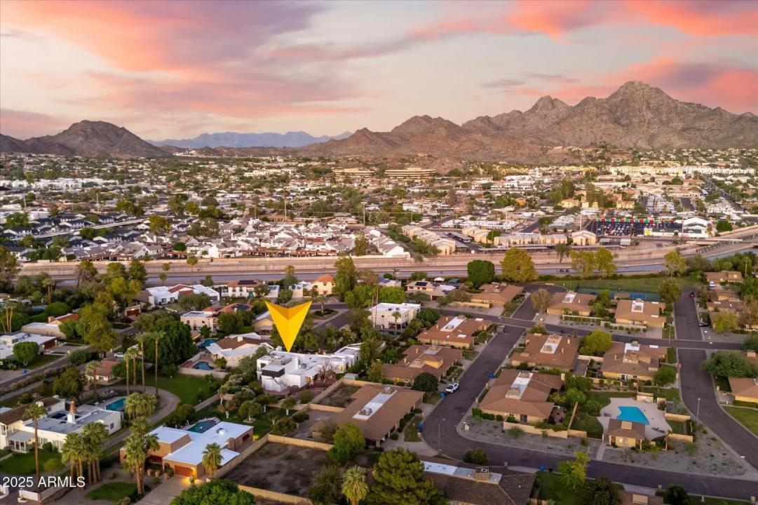 Real Estate Picture 4