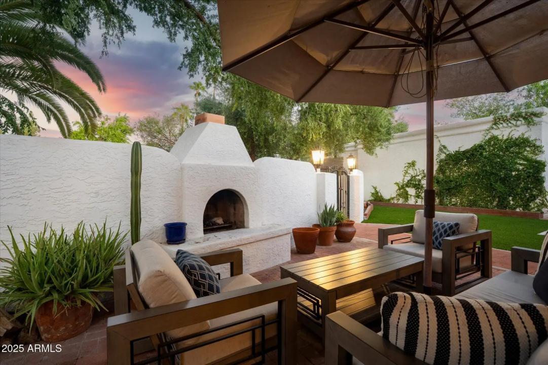 Real Estate Picture 7