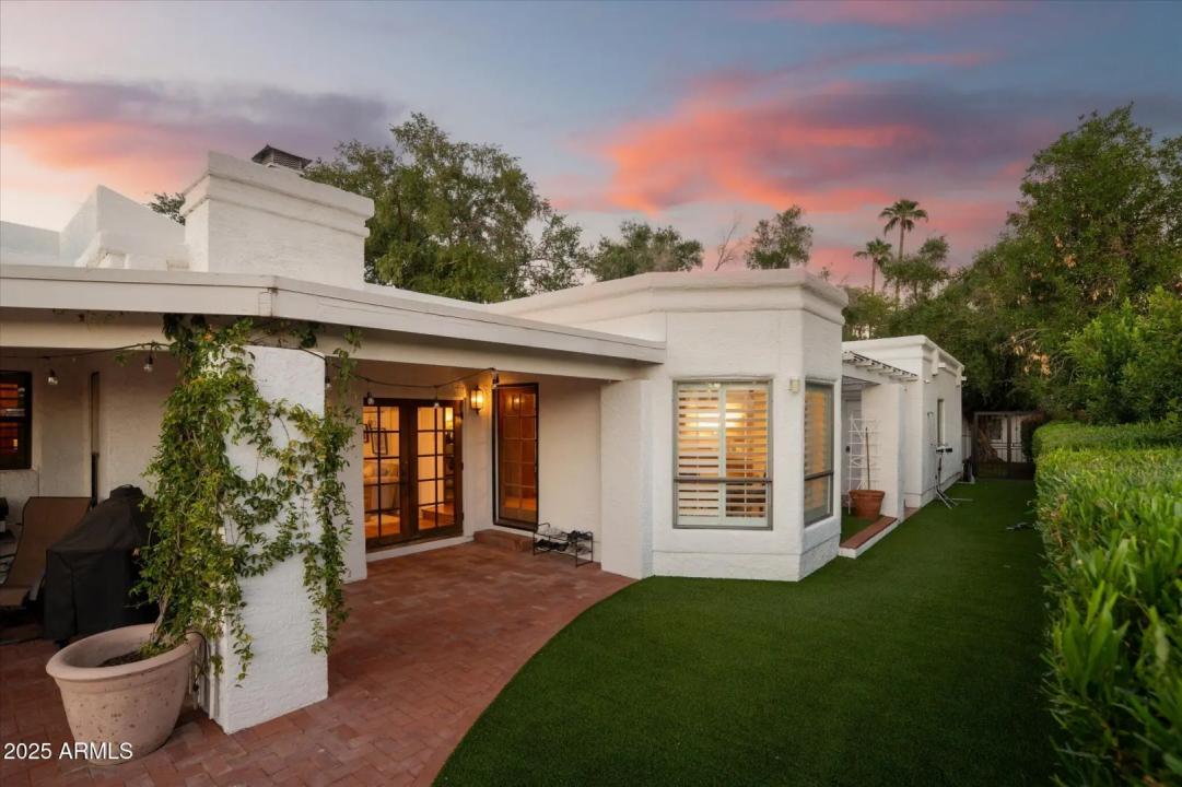 Real Estate Picture 8