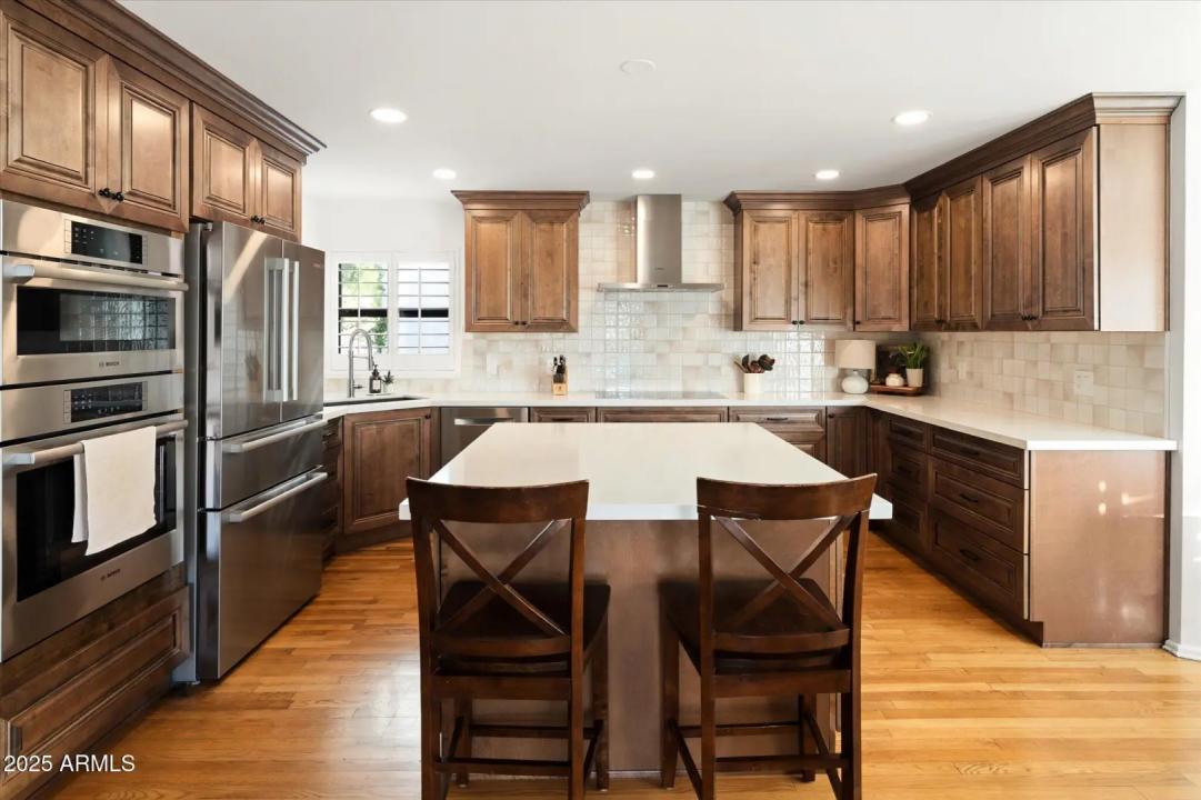 Real Estate Picture 16