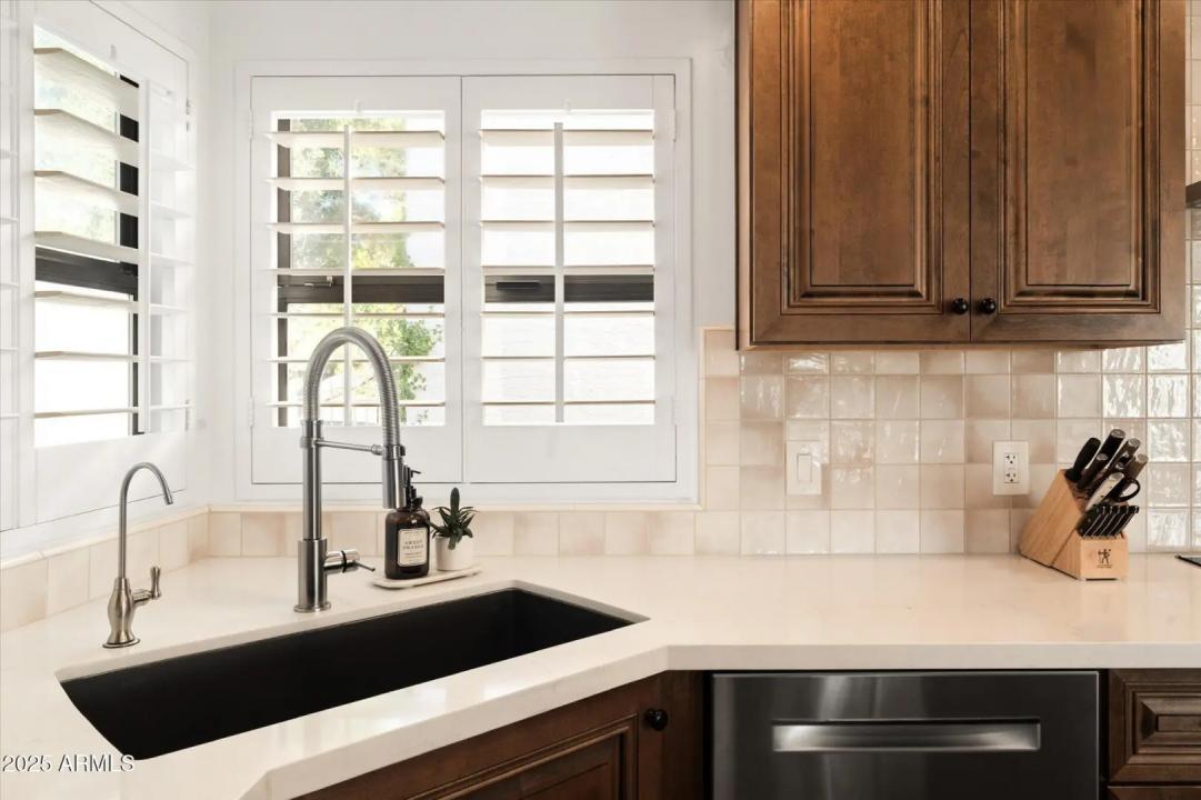 Real Estate Picture 18