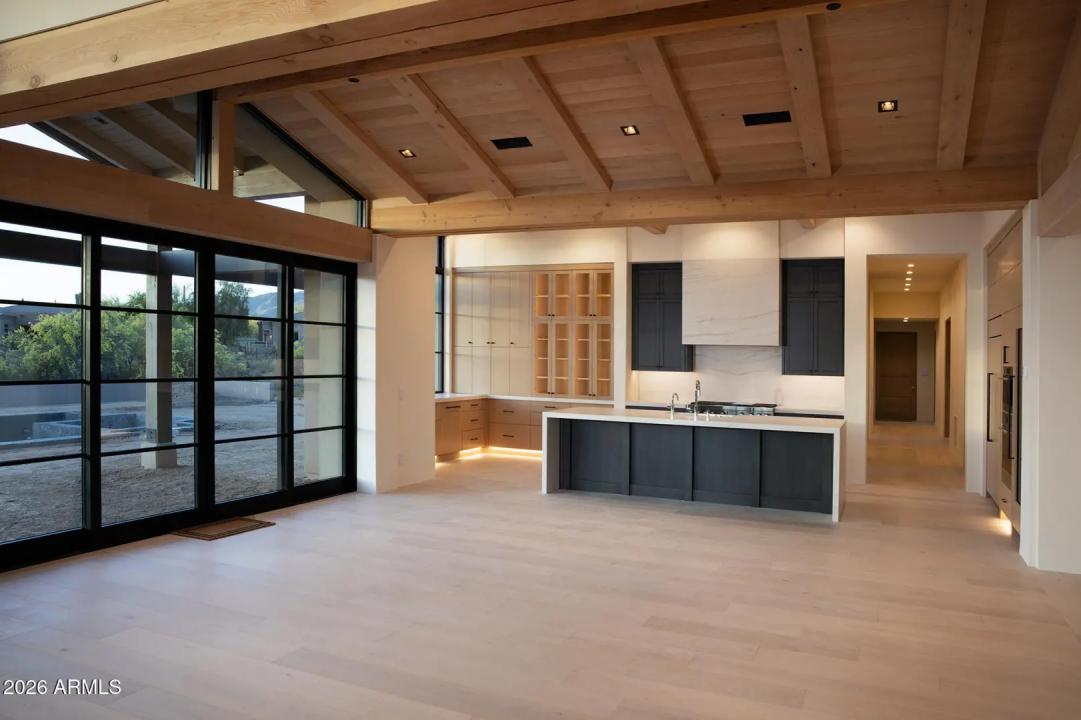 Real Estate Picture 5