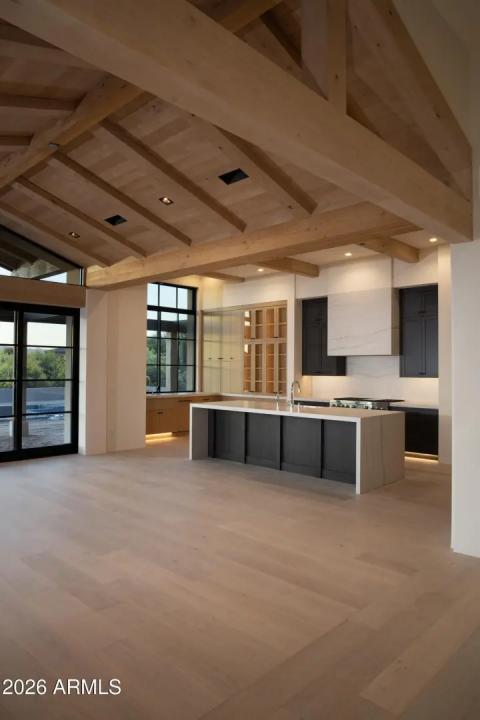Real Estate Picture 14