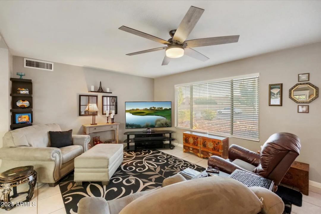 Real Estate Picture 5