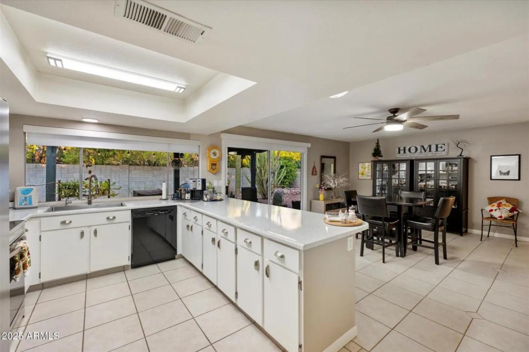 Real Estate Picture 14