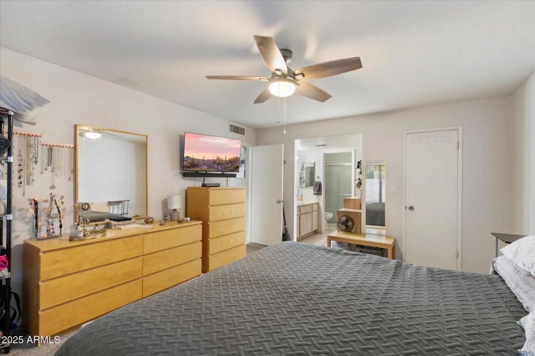 Real Estate Picture 17