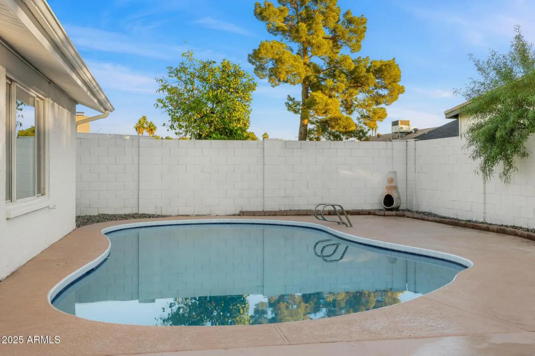 Real Estate Picture 6