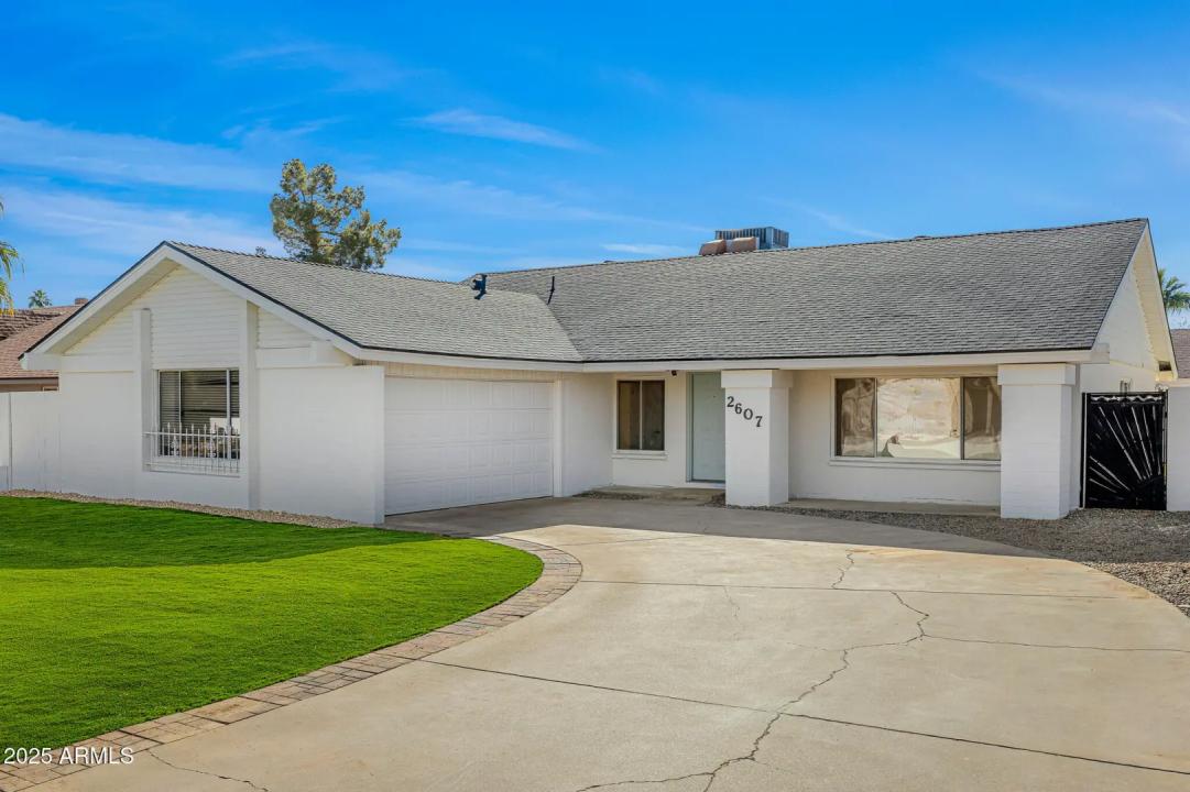 2607 E CORRINE Drive Phoenix AZ 85032
