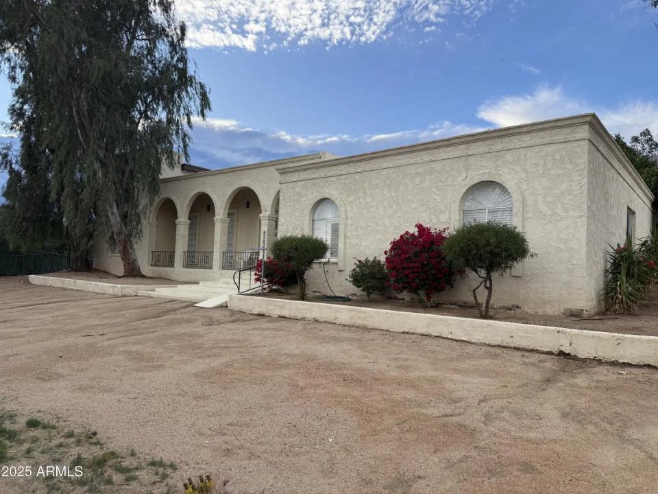 Real Estate Picture 6