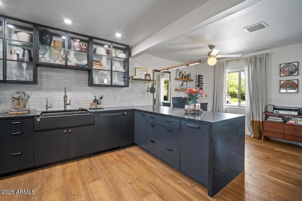 Real Estate Picture 9