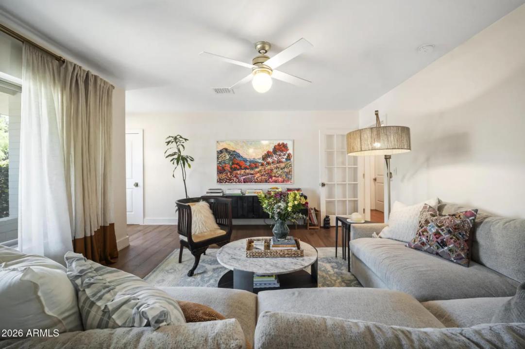 Real Estate Picture 14