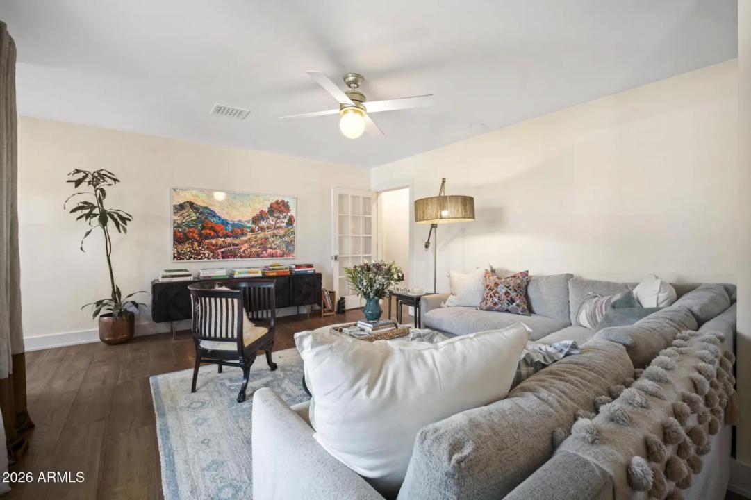 Real Estate Picture 18