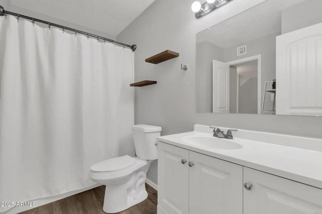 Real Estate Picture 15