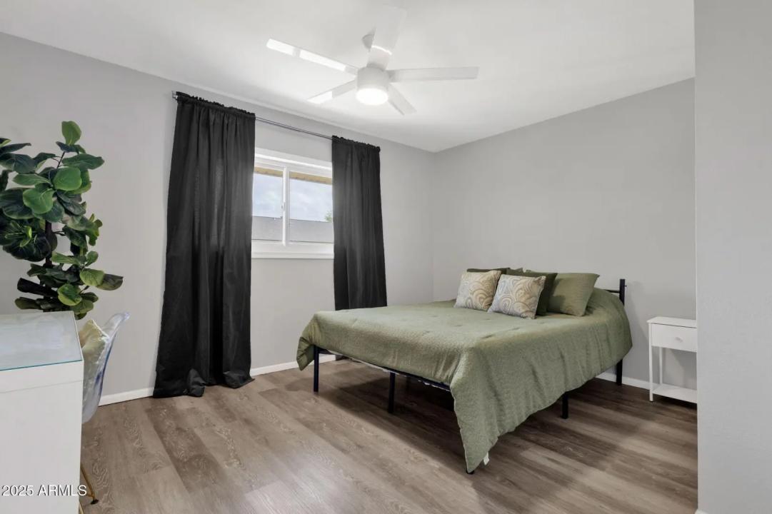 Real Estate Picture 18