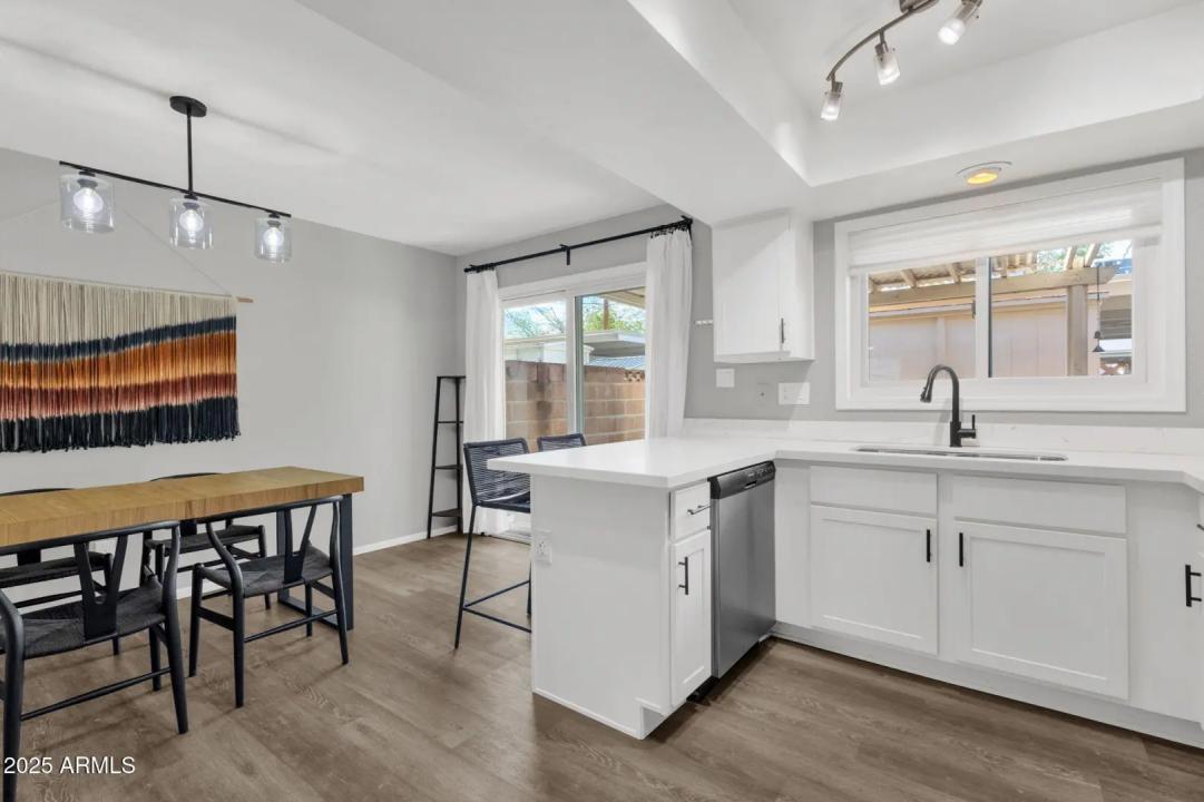 Real Estate Picture 8