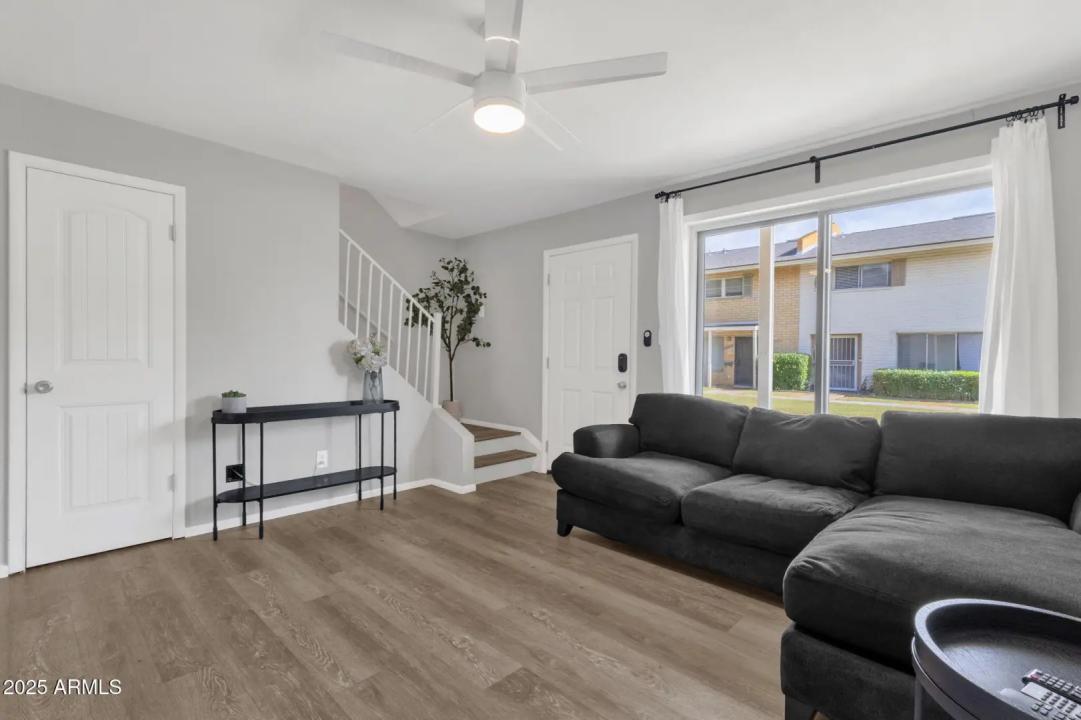 Real Estate Picture 5