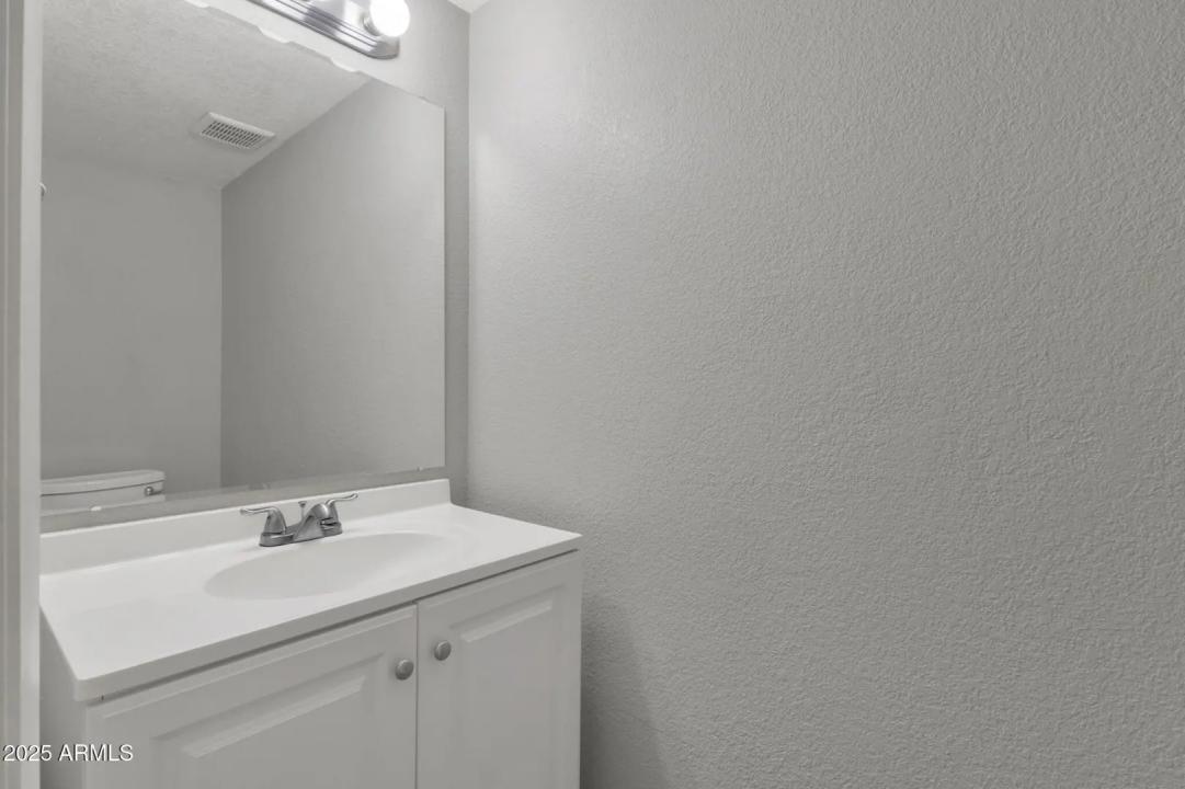 Real Estate Picture 12