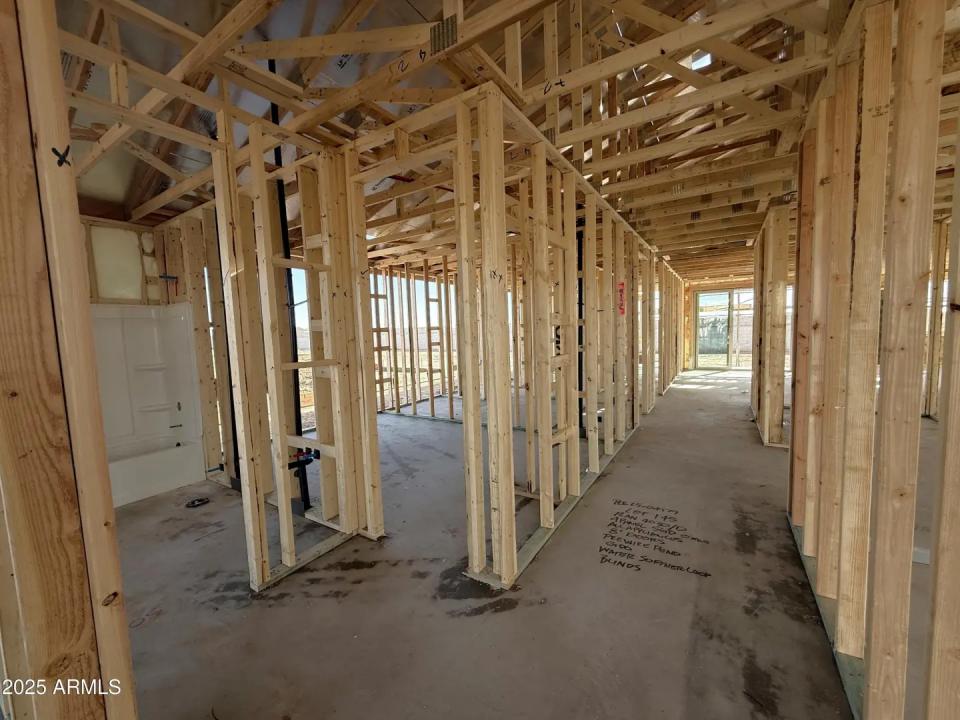 Real Estate Picture 3