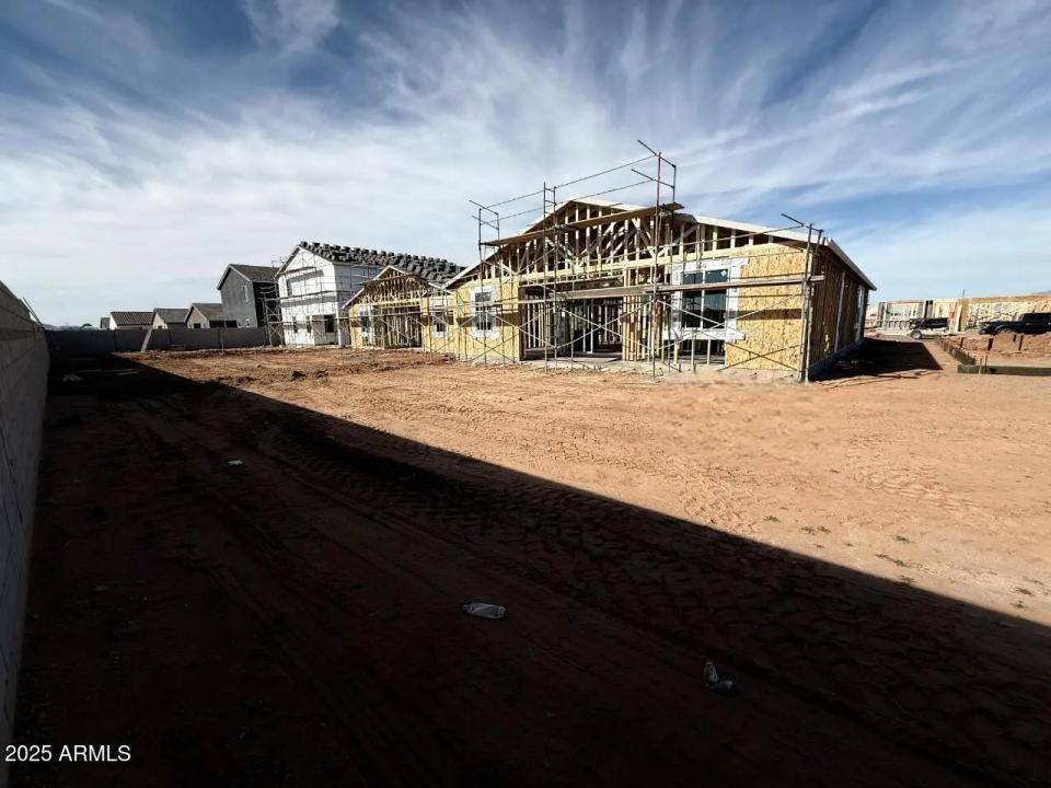 Real Estate Picture 6