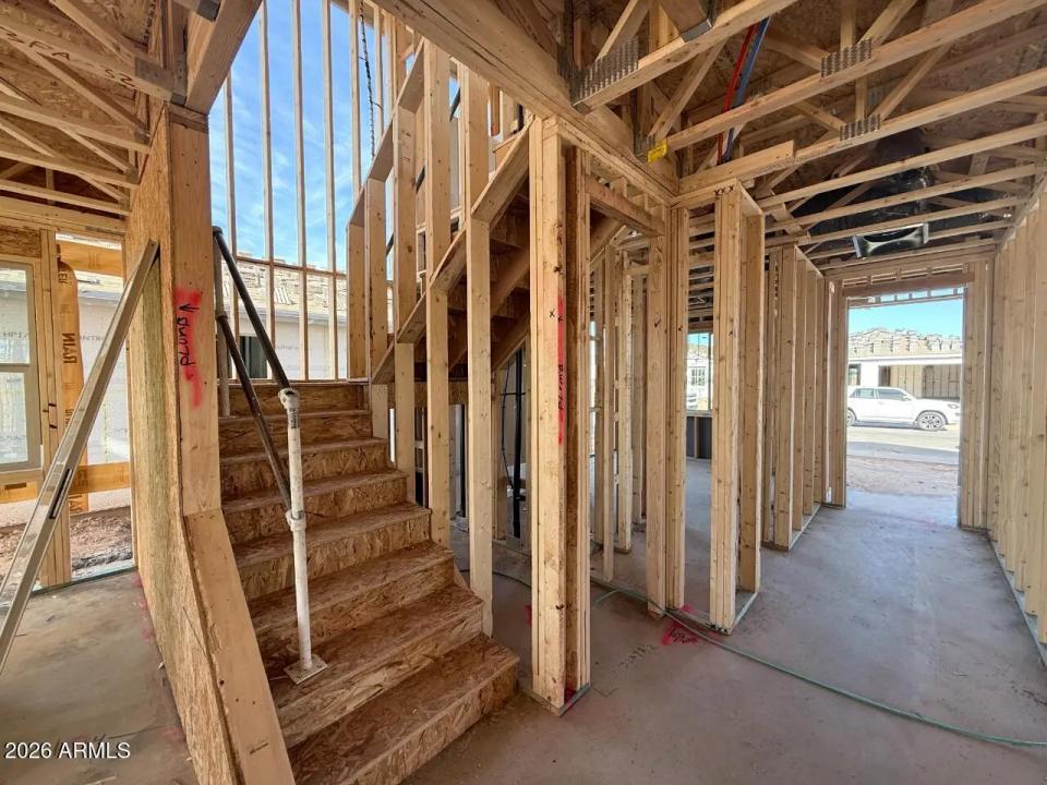 Real Estate Picture 4