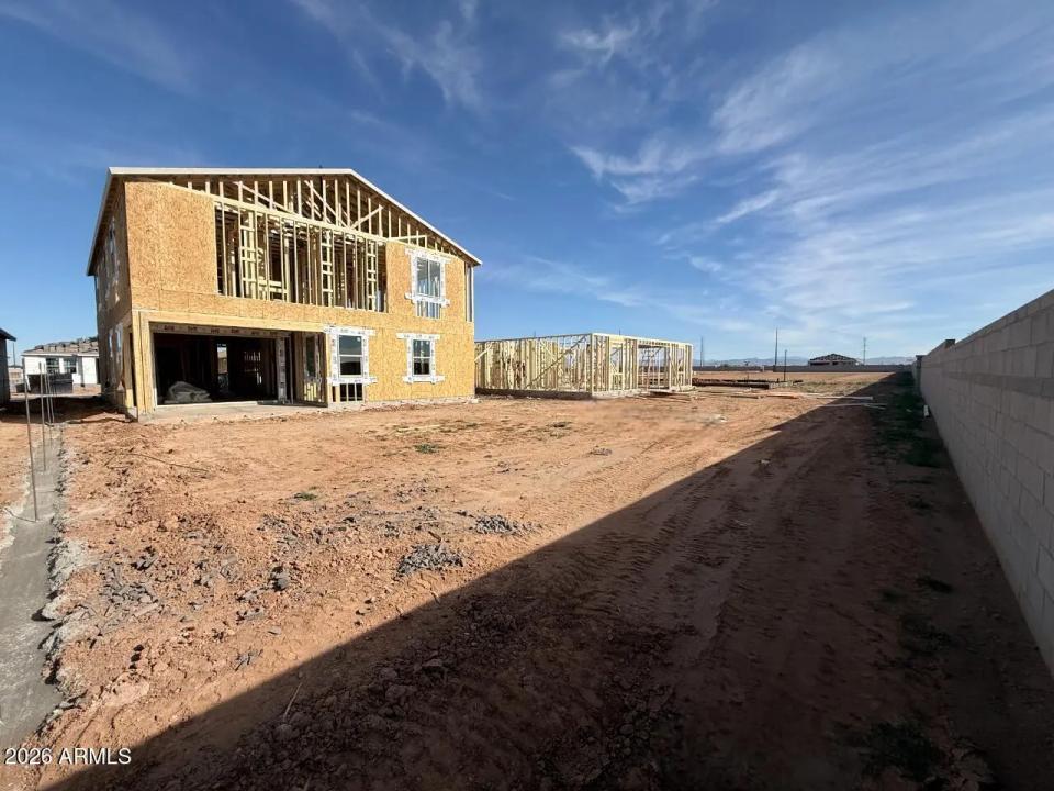 Real Estate Picture 8