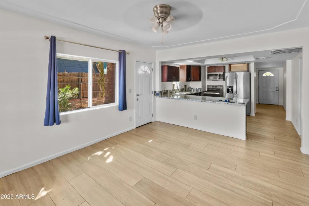 Real Estate Picture 5