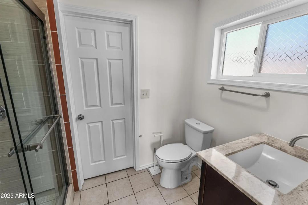 Real Estate Picture 8