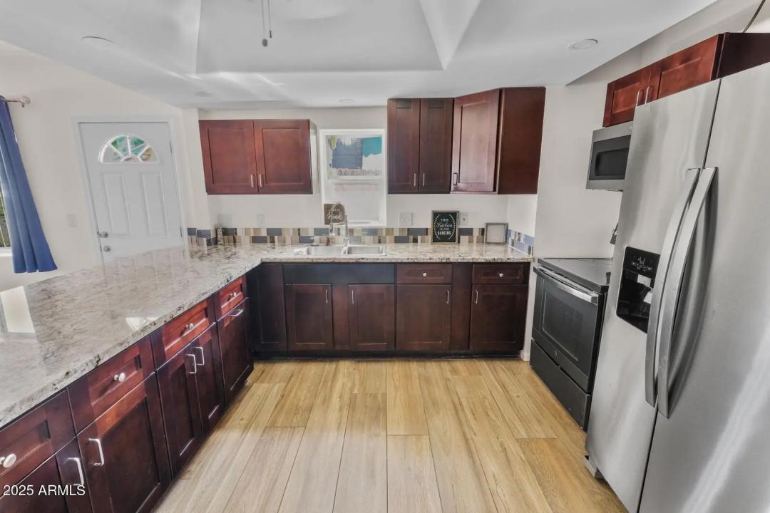 Real Estate Picture 3