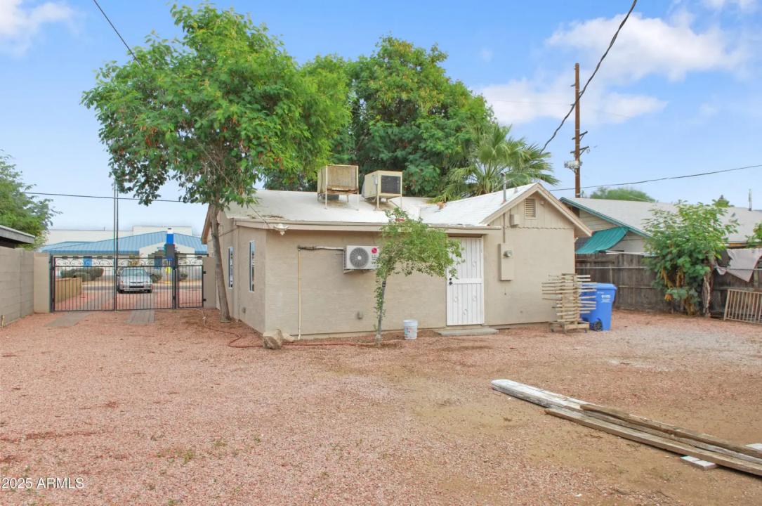 Real Estate Picture 12