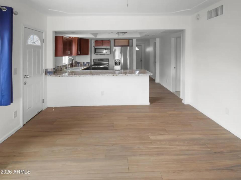 Real Estate Picture 7