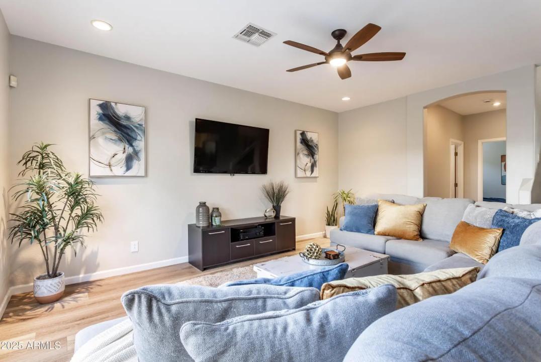 Real Estate Picture 17