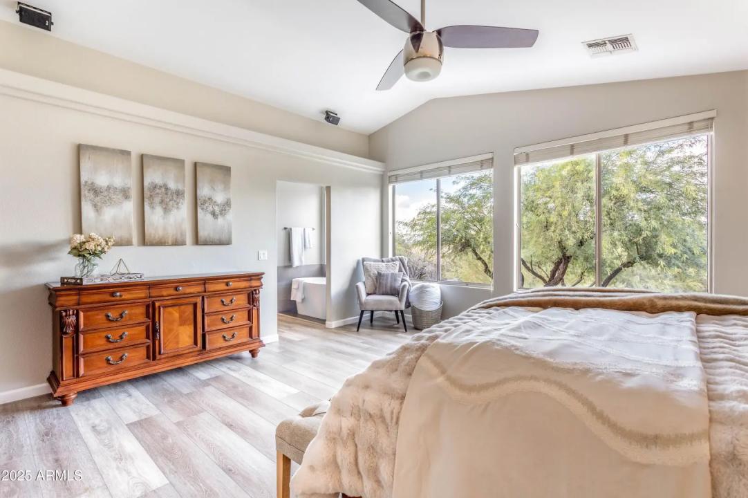 Real Estate Picture 23