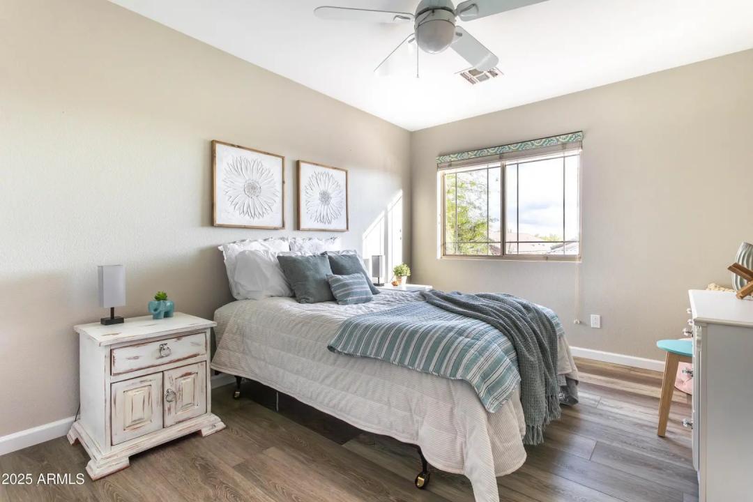 Real Estate Picture 32