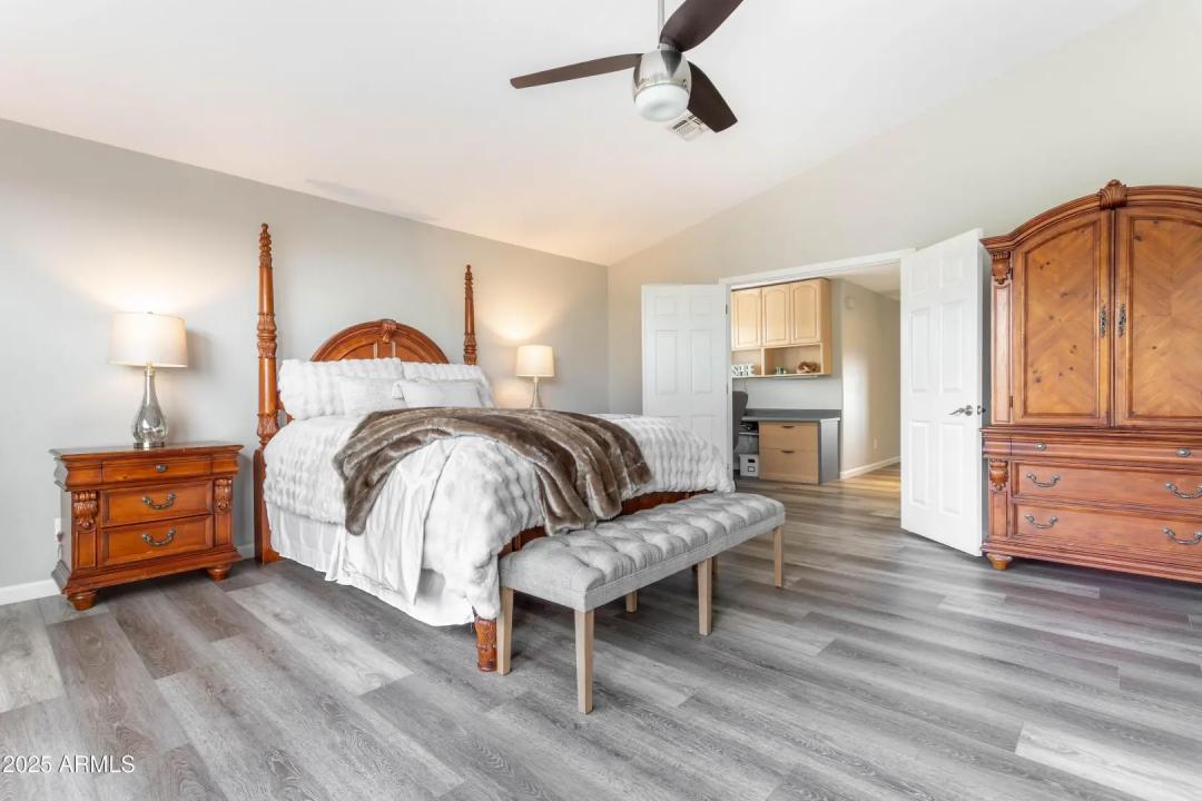 Real Estate Picture 22