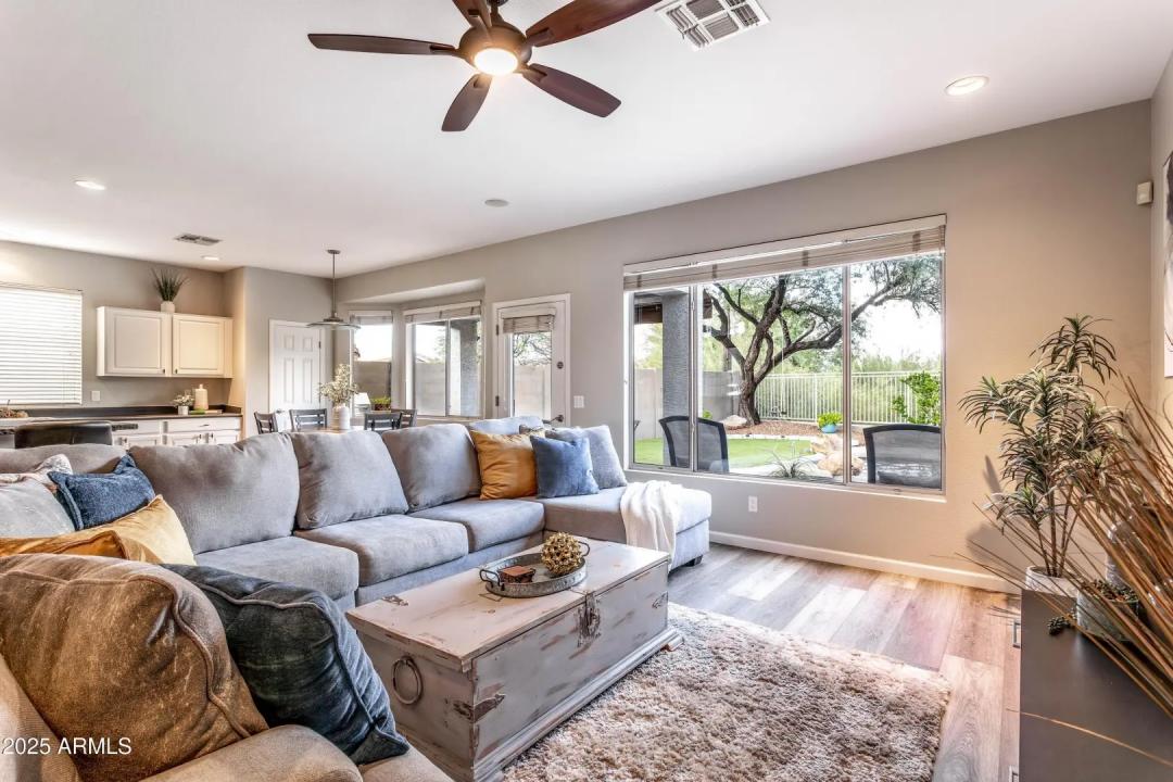 Real Estate Picture 16