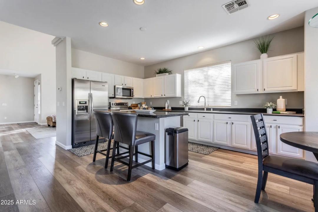 Real Estate Picture 10