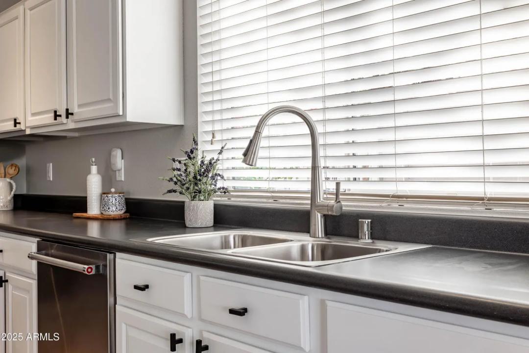 Real Estate Picture 14