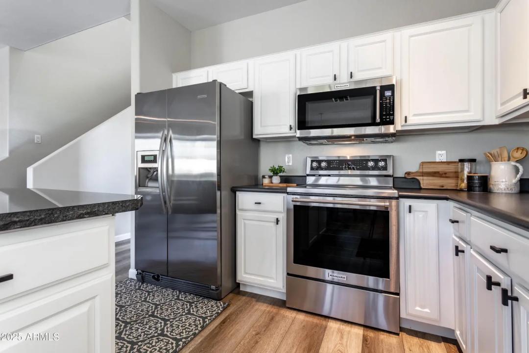 Real Estate Picture 12