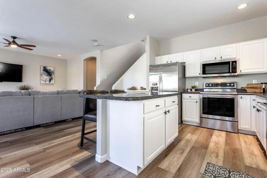 Real Estate Picture 15