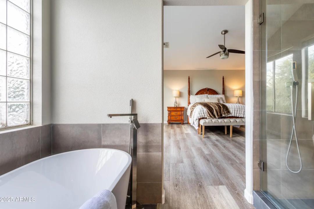 Real Estate Picture 24