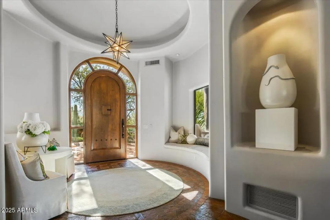 Real Estate Picture 11