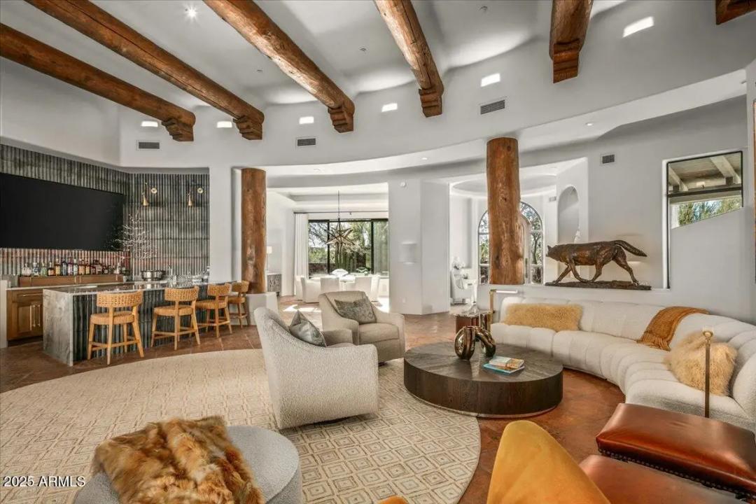 Real Estate Picture 14