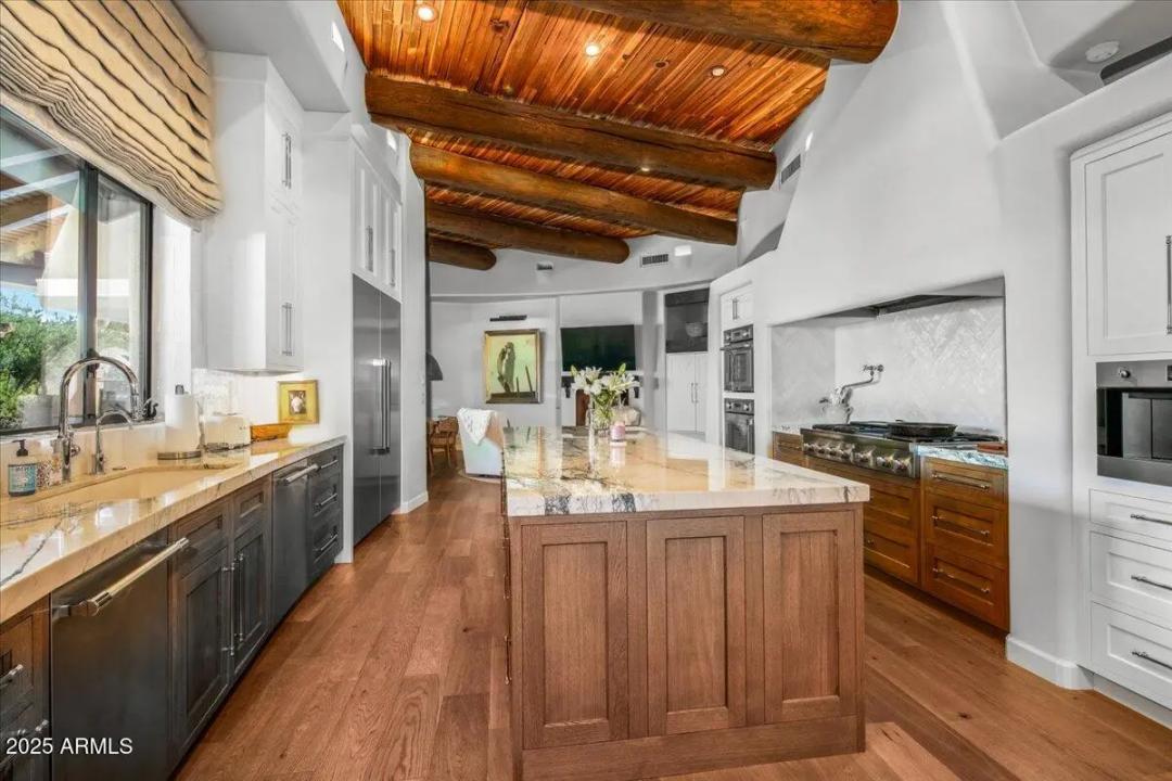 Real Estate Picture 21