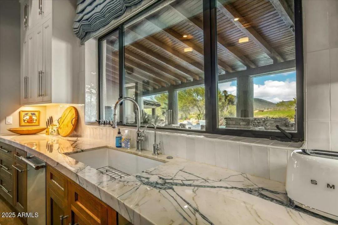 Real Estate Picture 25