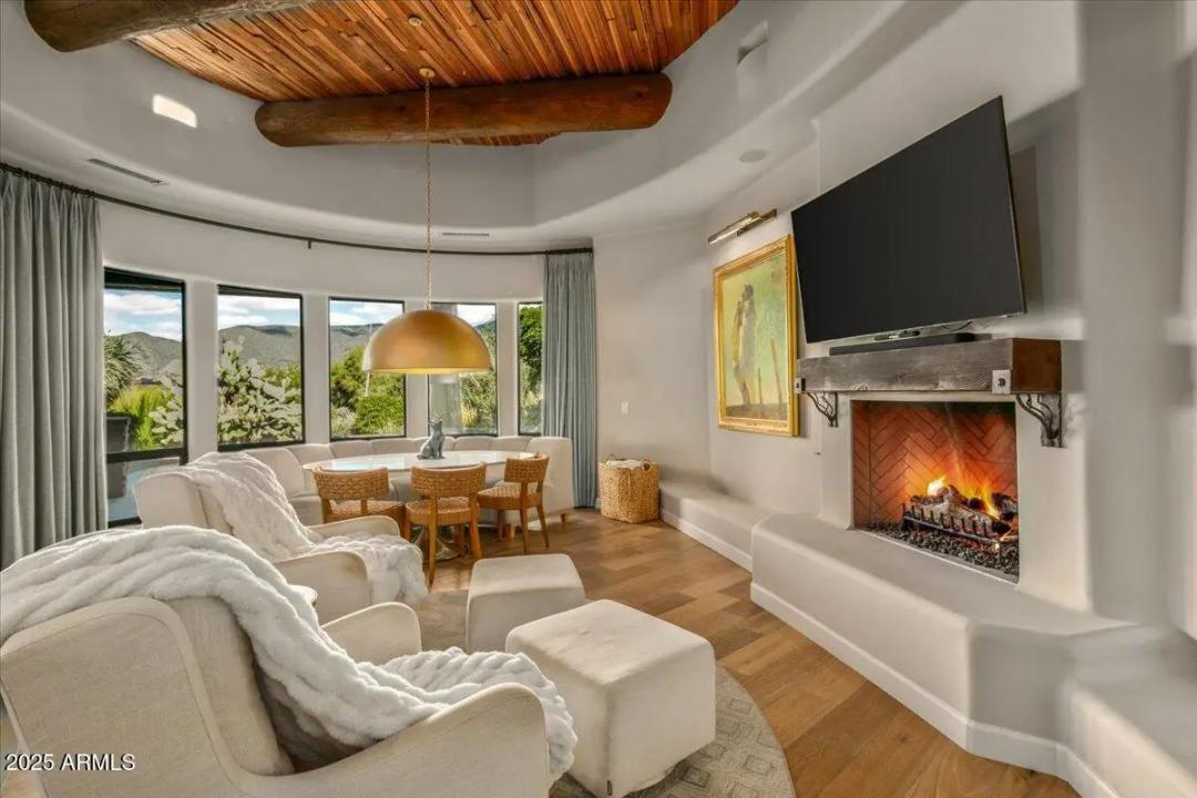 Real Estate Picture 28