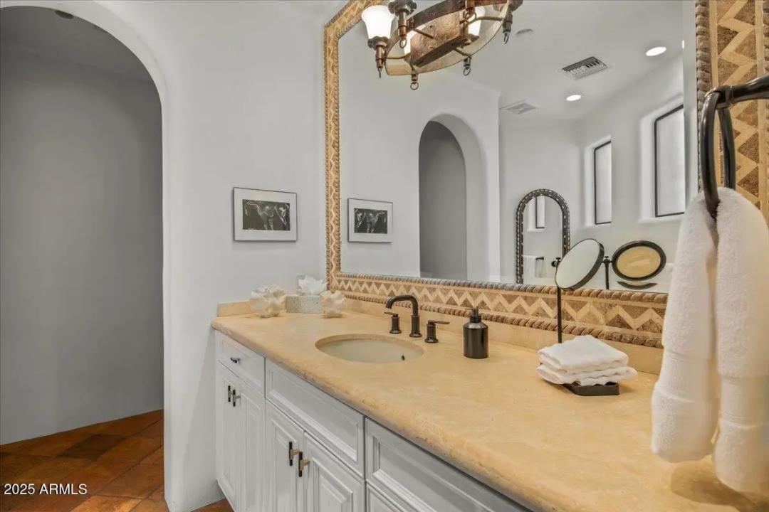 Real Estate Picture 46