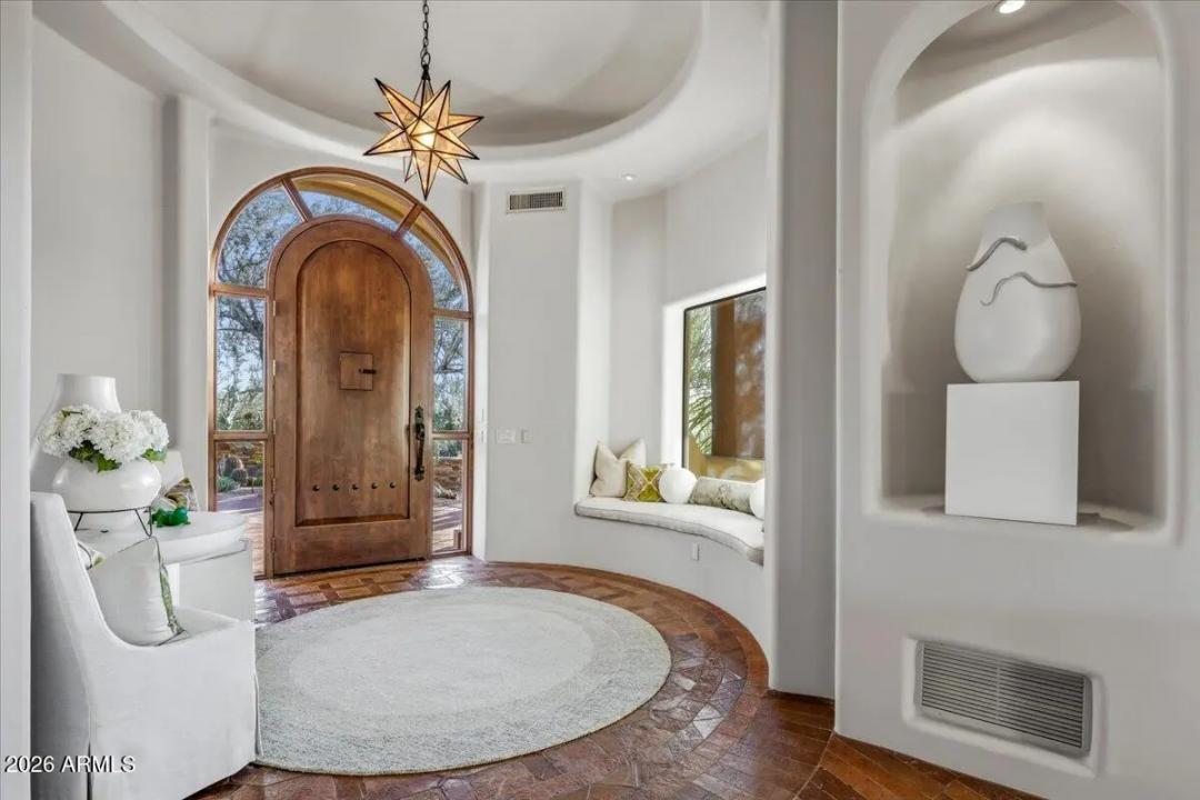 Real Estate Picture 10